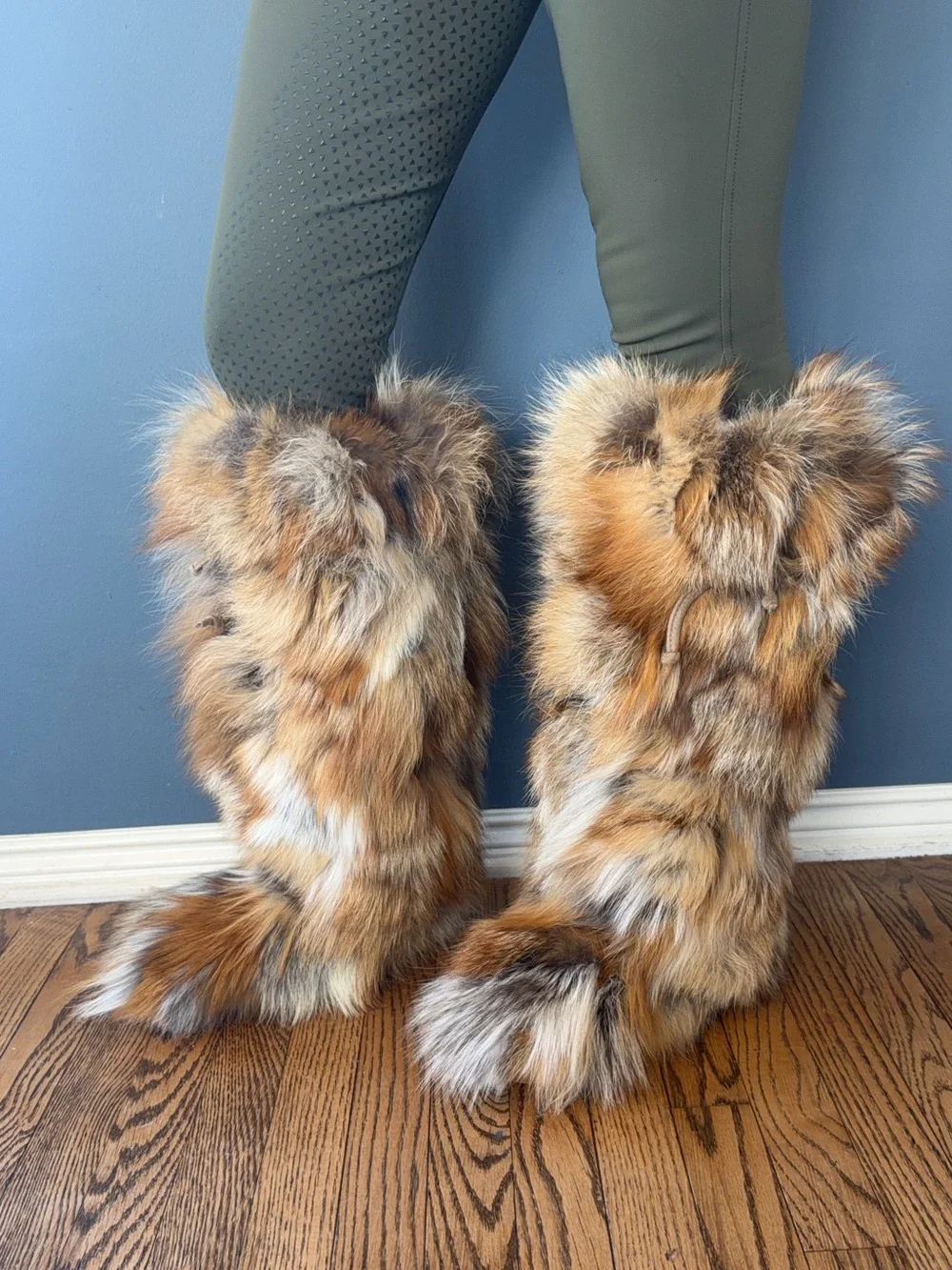 Pair Innsbrook Fox Fur Winter Boots - Size 39
